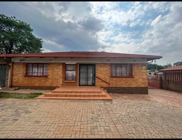 3 BEDROOM HOUSE FOR SALE IN VANDERBIJLPARK CW 6